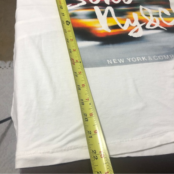NEW YORK & CO Cold Shoulder SoHo Colorful Graphics Tee Sz XL - Picture 12 of 12